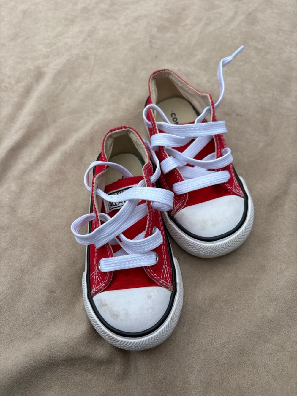 ⭐Chuck Taylor Converse All Star Madison Low Top Sneaker - Unisex Toddler 7 - Picture 2 of 5